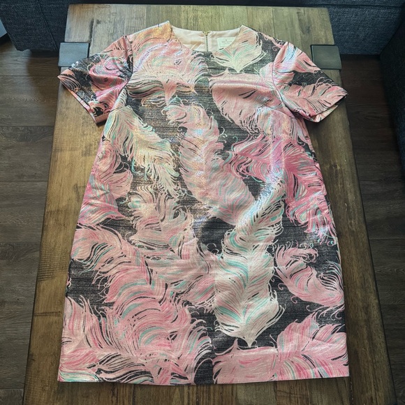 Kate Spade New York Regal Plumes Metallic Feather Print Pink Shift Dress - Picture 3 of 14